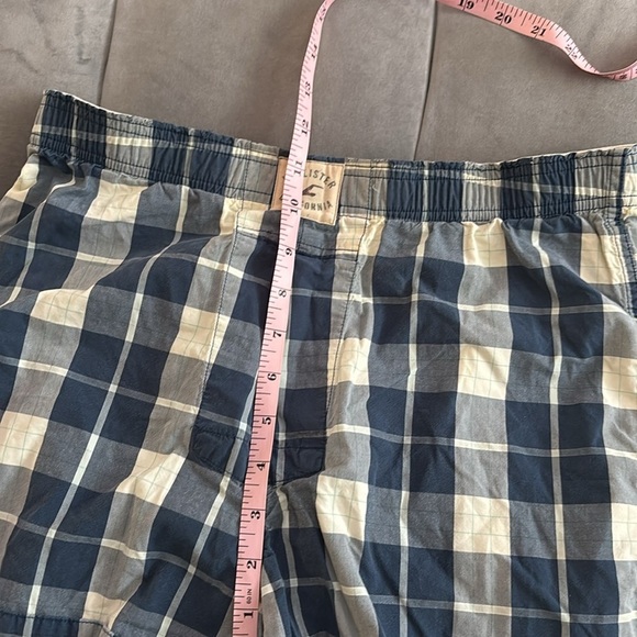 Hollister Cotton Navy and Cream Checkered Shorts size medium - Picture 4 of 6